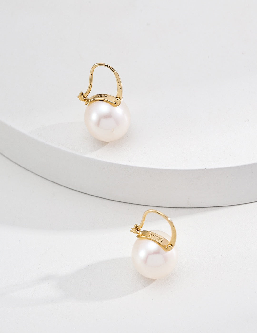 Lirio Earring
