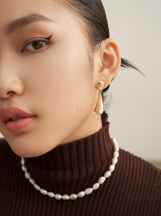 Quill Pearl Earring